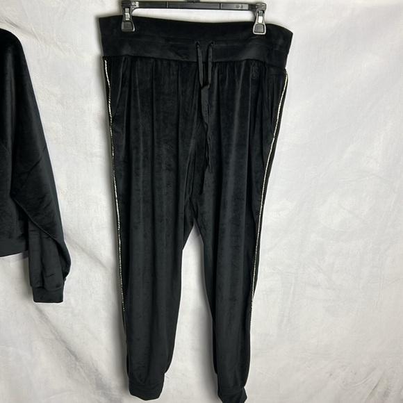 Victoria Secret bundle sweatshirt and sweatpants - Picture 5 of 9